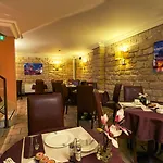 Oratio Hotel 3*