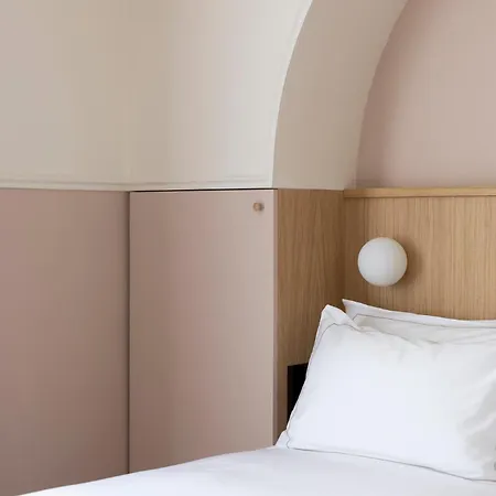 Oratio Otel
