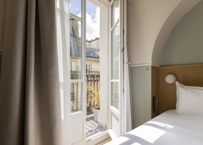 Oratio 3* Paris